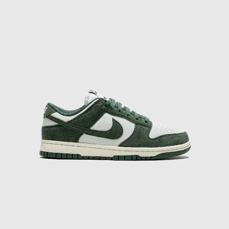 WMNS DUNK LOW "VINTAGE GREEN"